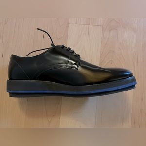 Prada size 6 leather shoes